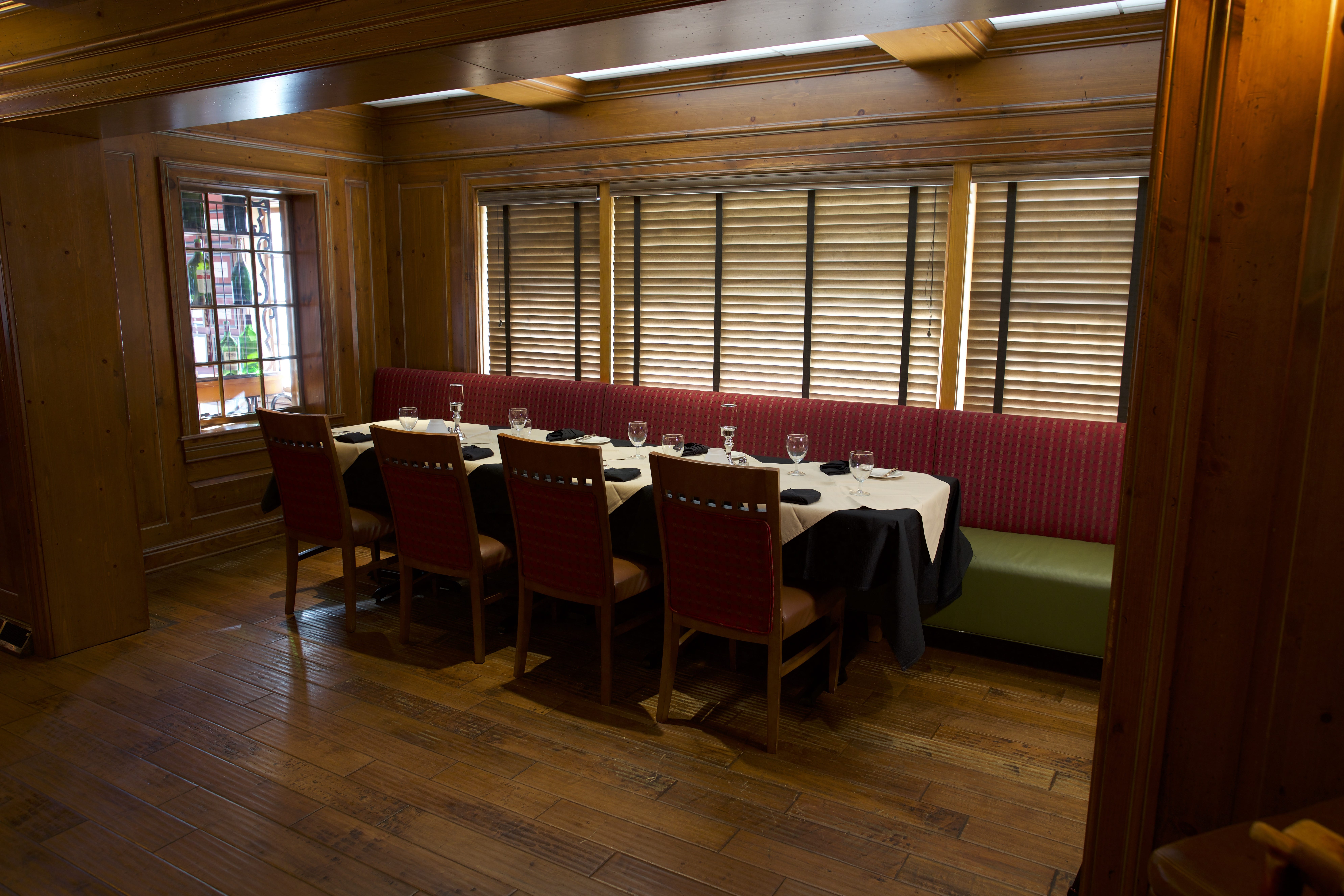Club Room, cozy alcove dining at Eddie Martini's